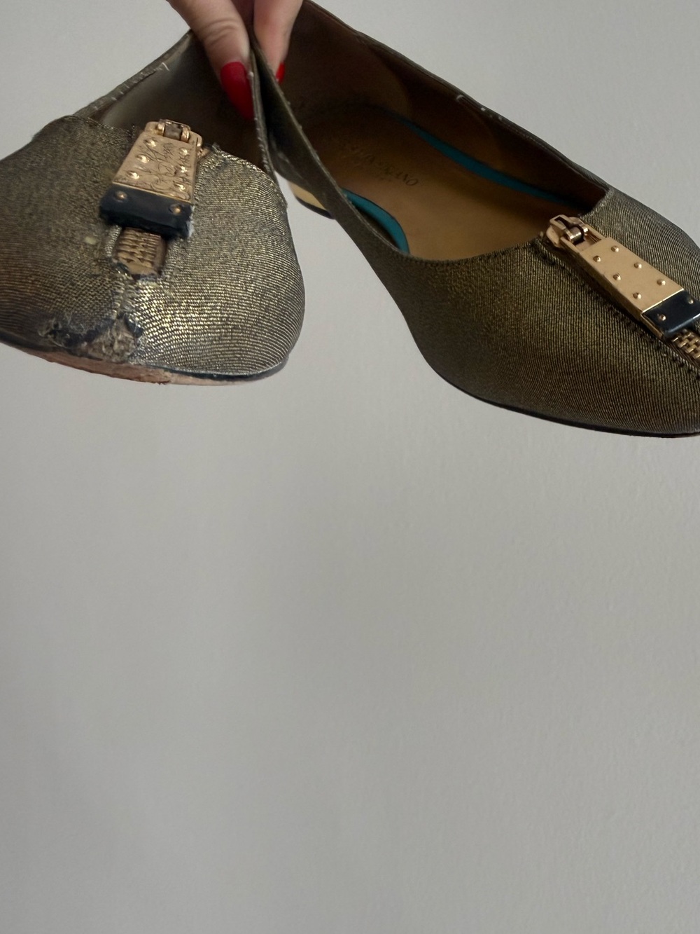 $120 Christian Siriano Metallic Gold Pointed Flats with Front Zip Detail 9M - Picture 5 of 6